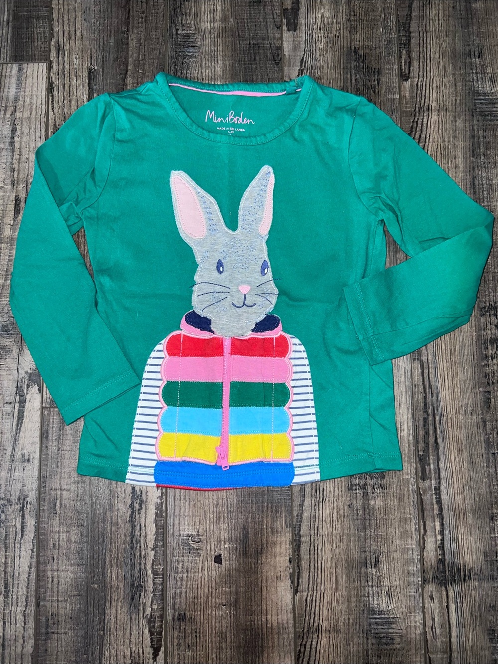Mini Boden Green Long-Sleeve Tee with Bunny Puffer Applique